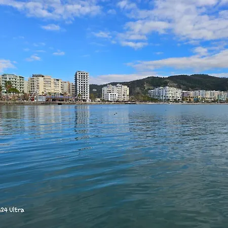 Apartment Beachfront 140 M2 Location *