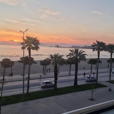 Apartment Beachfront 140 M2 Location