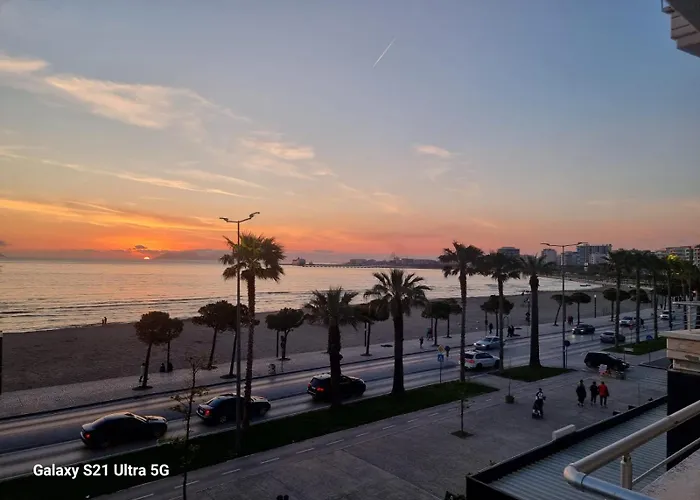 Beachfront 140 M2 Location *